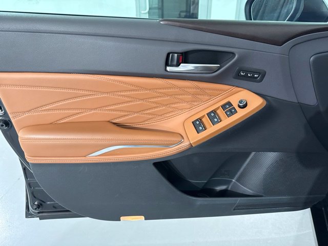 Used 2019 Toyota Avalon Limited FWD image 16