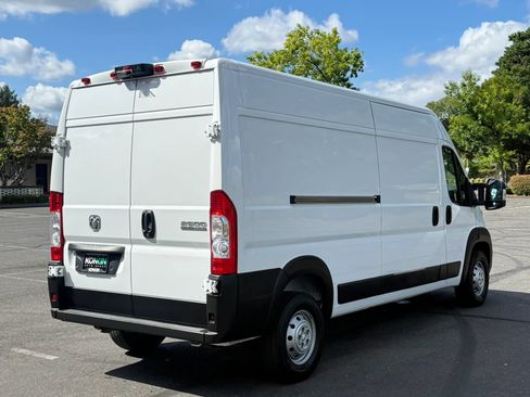 Used 2023 RAM ProMaster 2500 w/ Driver Convenience Group FWD image 6
