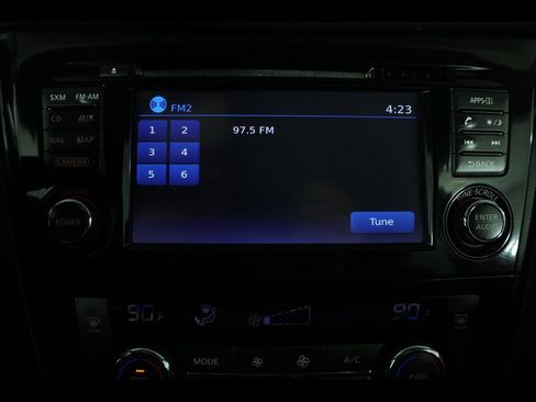 Used 2016 Nissan Rogue SV w/ SV Premium Package image 19