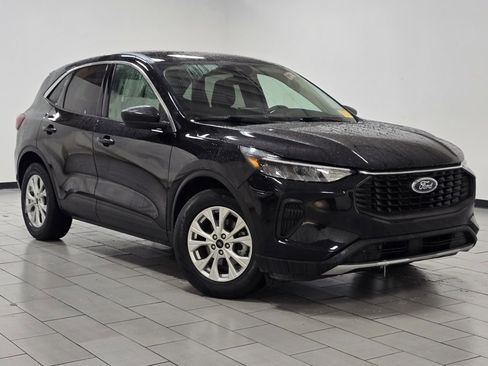 Used 2023 Ford Escape Active image 2