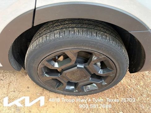 Certified 2025 Kia Sorento SX AWD/4WD image 8