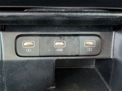 Used 2022 Kia Sorento S image 32