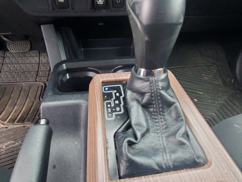 Used 2018 Toyota Tacoma SR5 image 22