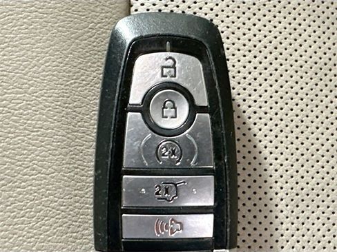 Used 2020 Ford Explorer Limited image 16