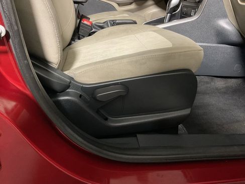 Used 2019 Ford EcoSport SE w/ SE Convenience Package FWD image 40