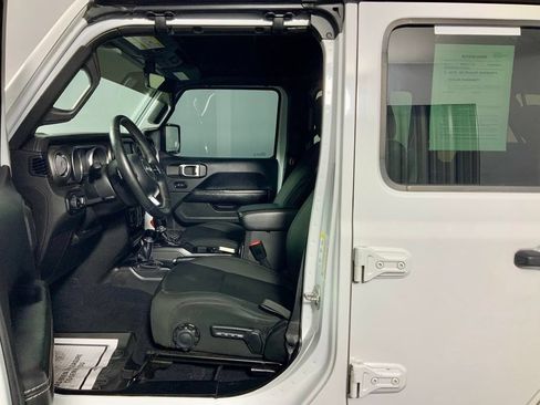 Used 2018 Jeep Wrangler Unlimited Sahara AWD/4WD image 20