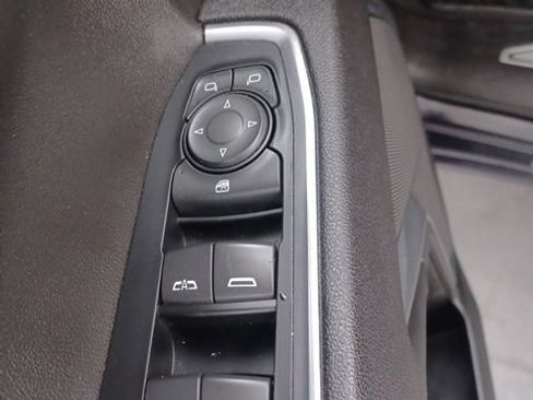 Used 2023 Chevrolet Silverado 1500 LT RWD image 18