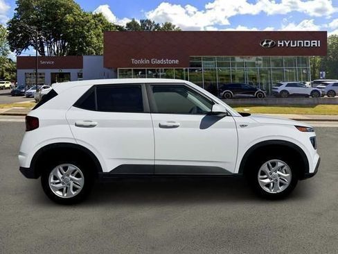 New 2026 Hyundai Venue SE FWD image 9