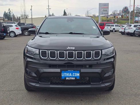 Used 2023 Jeep Compass Sport image 8