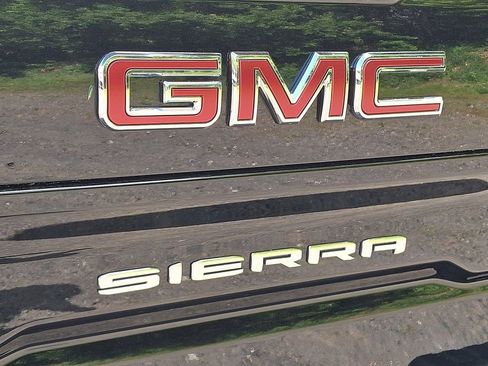 Used 2025 GMC Sierra 1500 AT4X AWD/4WD image 30