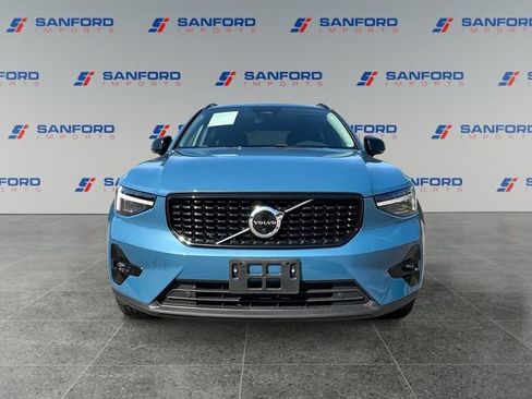 Used 2023 Volvo XC40 B5 Ultimate w/ Climate Package AWD/4WD image 8