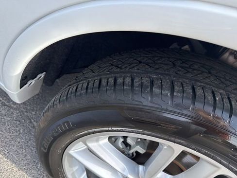 Used 2023 Dodge Durango GT image 9