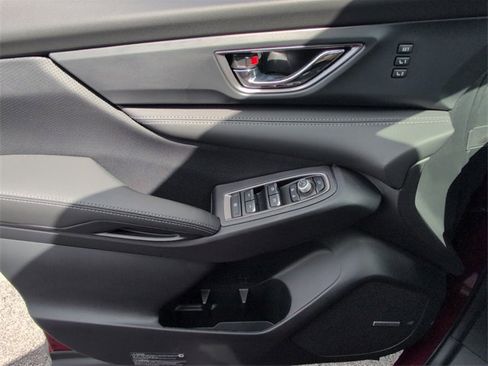 New 2025 Subaru Ascent Limited image 12