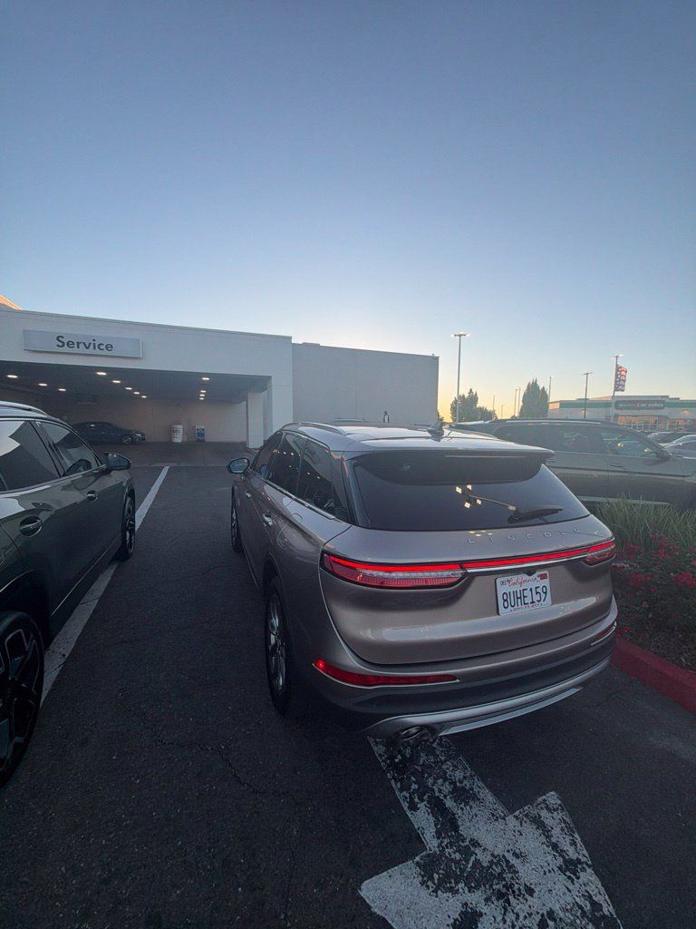 Used 2021 Lincoln Corsair FWD w/ Premium Package image 6