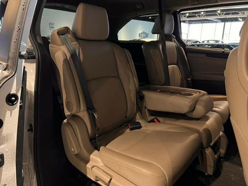Used 2023 Honda Odyssey Touring image 13