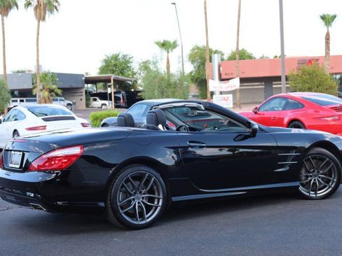 Used 2014 Mercedes-Benz SL 550 image 21