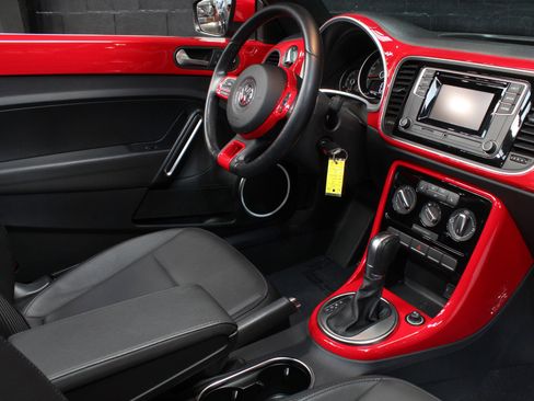 Used 2018 Volkswagen Beetle 2.0T S image 52