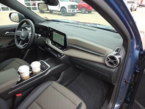 Used 2026 Chevrolet Equinox LT w/ Convenience Package II image 12