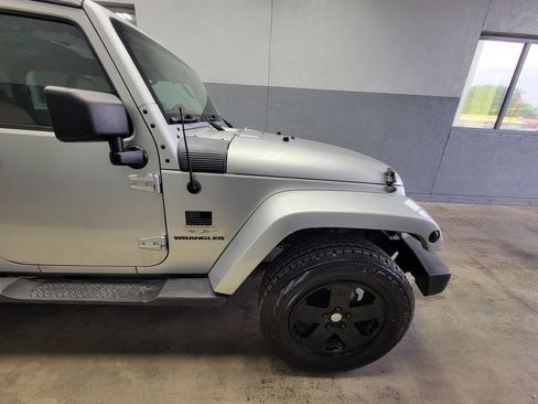Used 2011 Jeep Wrangler Sahara w/ Connectivity Group AWD/4WD image 7