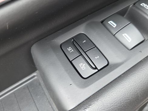 Used 2023 Chevrolet Tahoe Z71 w/ Luxury Package image 29