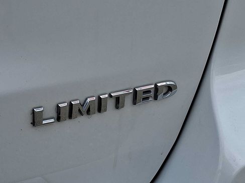 Used 2021 Jeep Grand Cherokee Limited w/ Premium Lighting Group AWD/4WD image 31