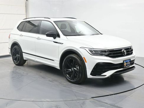 Used 2023 Volkswagen Tiguan SE R-Line AWD/4WD image 23