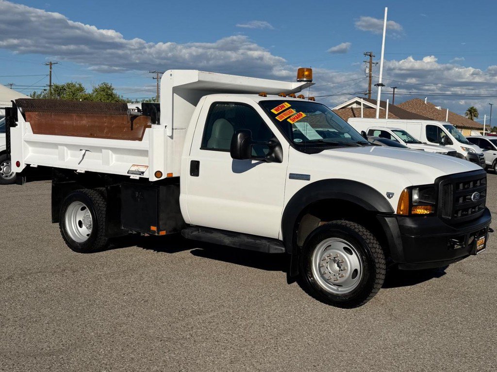 Used 2006 Ford F550 2WD Regular Cab Super Duty image 3
