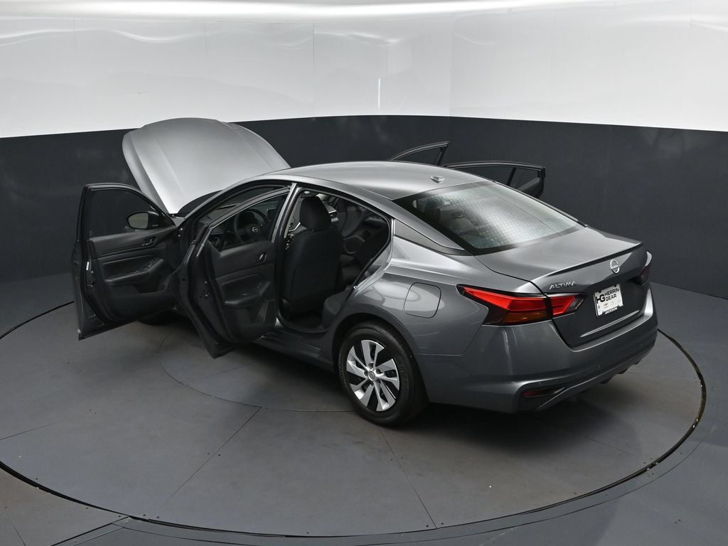 Used 2025 Nissan Altima 2.5 S FWD image 47