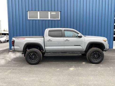 Used 2019 Toyota Tacoma TRD Off-Road image 13