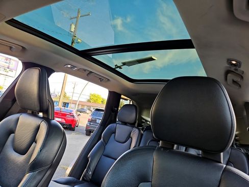 Used 2016 Volvo XC90 T6 Momentum w/ Protection Package Plus image 19