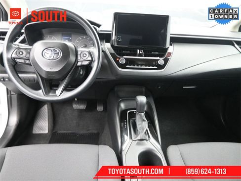 Used 2025 Toyota Corolla LE image 10