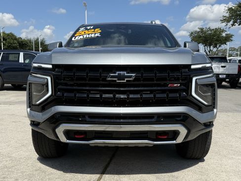 Used 2025 Chevrolet Suburban Z71 AWD/4WD image 11