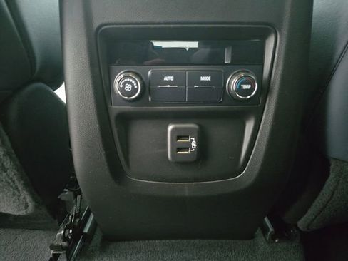 Used 2022 Buick Enclave Essence w/ LPO, Floor Liner Package image 33