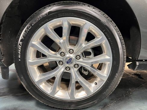 Used 2019 Ford Expedition Platinum image 25