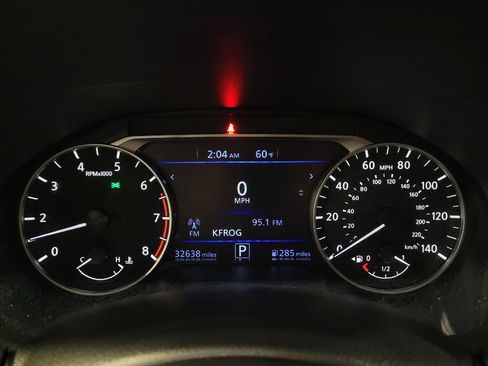 Used 2024 Nissan Altima 2.5 SV image 23