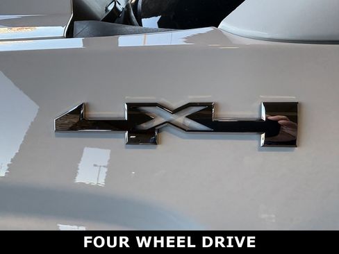 Used 2018 GMC Sierra 1500 SLE w/ SLE Value Package image 10