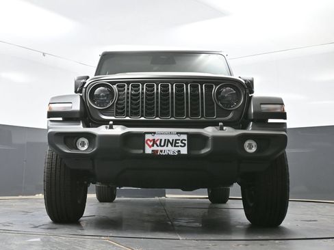 New 2026 Jeep Wrangler Unlimited Sport AWD/4WD image 39