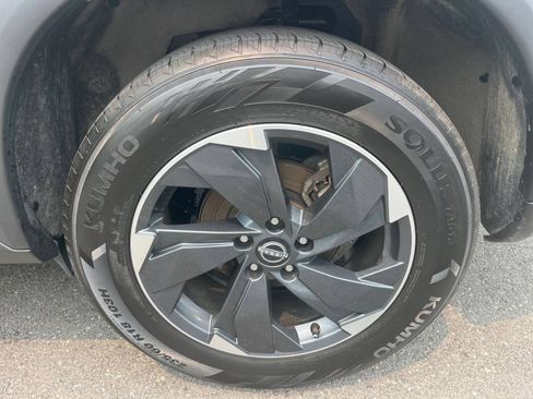 Used 2025 Nissan Rogue SV AWD/4WD image 32