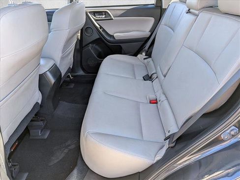 Used 2015 Subaru Forester 2.5i Limited image 19