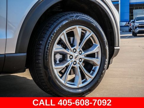 Used 2021 Ford Explorer XLT w/ Equipment Group 202A AWD/4WD image 9