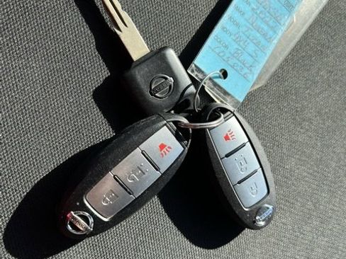 Certified 2022 Nissan Titan S w/ S Utility Package image 28