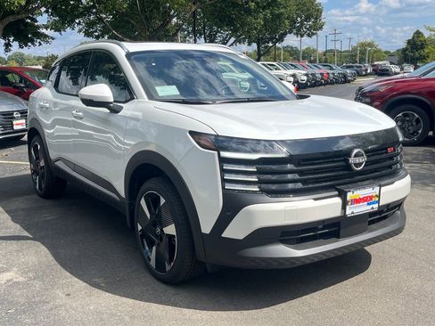 New 2025 Nissan Kicks SR w/ SR Premium Package image 7