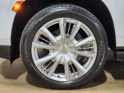 Used 2021 Chevrolet Tahoe High Country w/ Premium Package AWD/4WD image 28