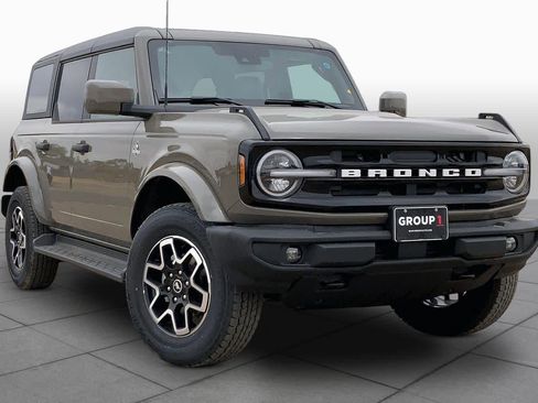 New 2026 Ford Bronco Outer Banks AWD/4WD image 2