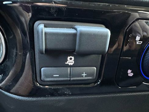 Used 2025 Chevrolet Silverado 2500 LT w/ Convenience Package image 22