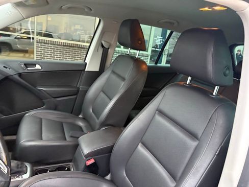 Used 2015 Volkswagen Tiguan SE image 11