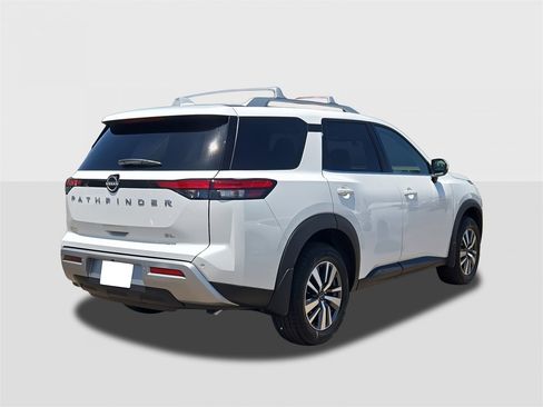 New 2025 Nissan Pathfinder SL image 5