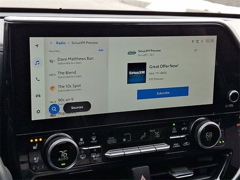 Used 2024 Toyota Highlander Platinum image 18