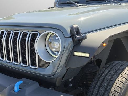 Used 2024 Jeep Wrangler Unlimited Sahara AWD/4WD image 13