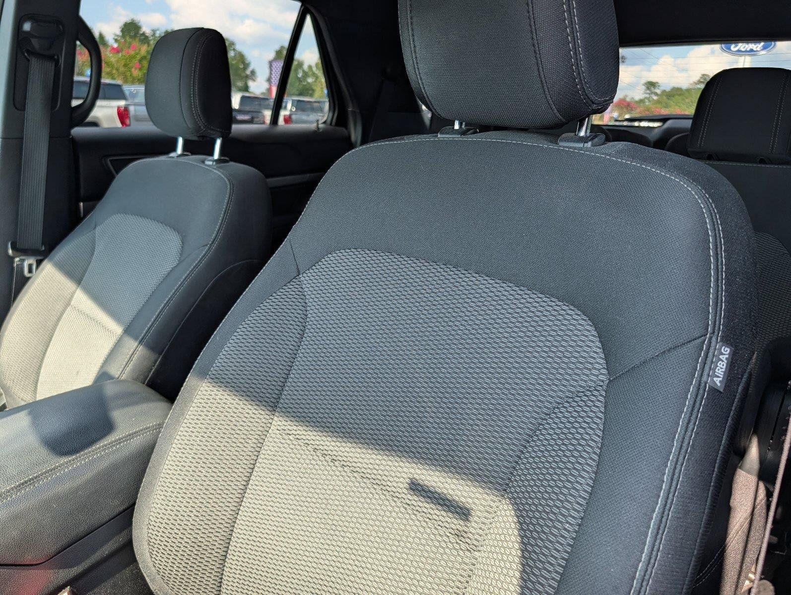 Used 2018 Ford Explorer XLT FWD image 12
